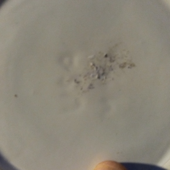 Bin # 5 USA CERAMIC BOWL WITH LID - Picture 4 of 4